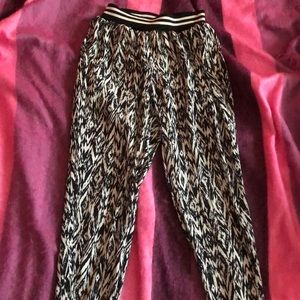 White and black thin joggers